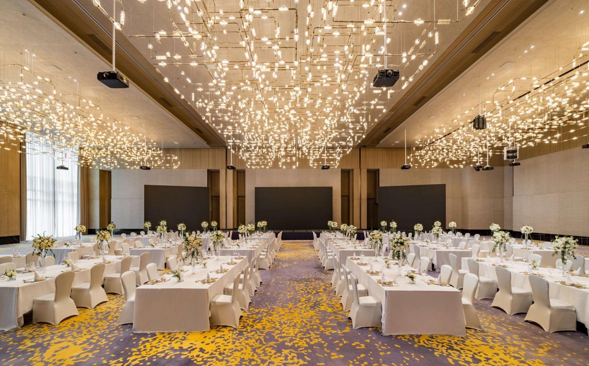 Hilton Shenzhen World Exhibition & Convention Center - Only 5 Minutes' Walk To Wecc Hotel Exterior photo