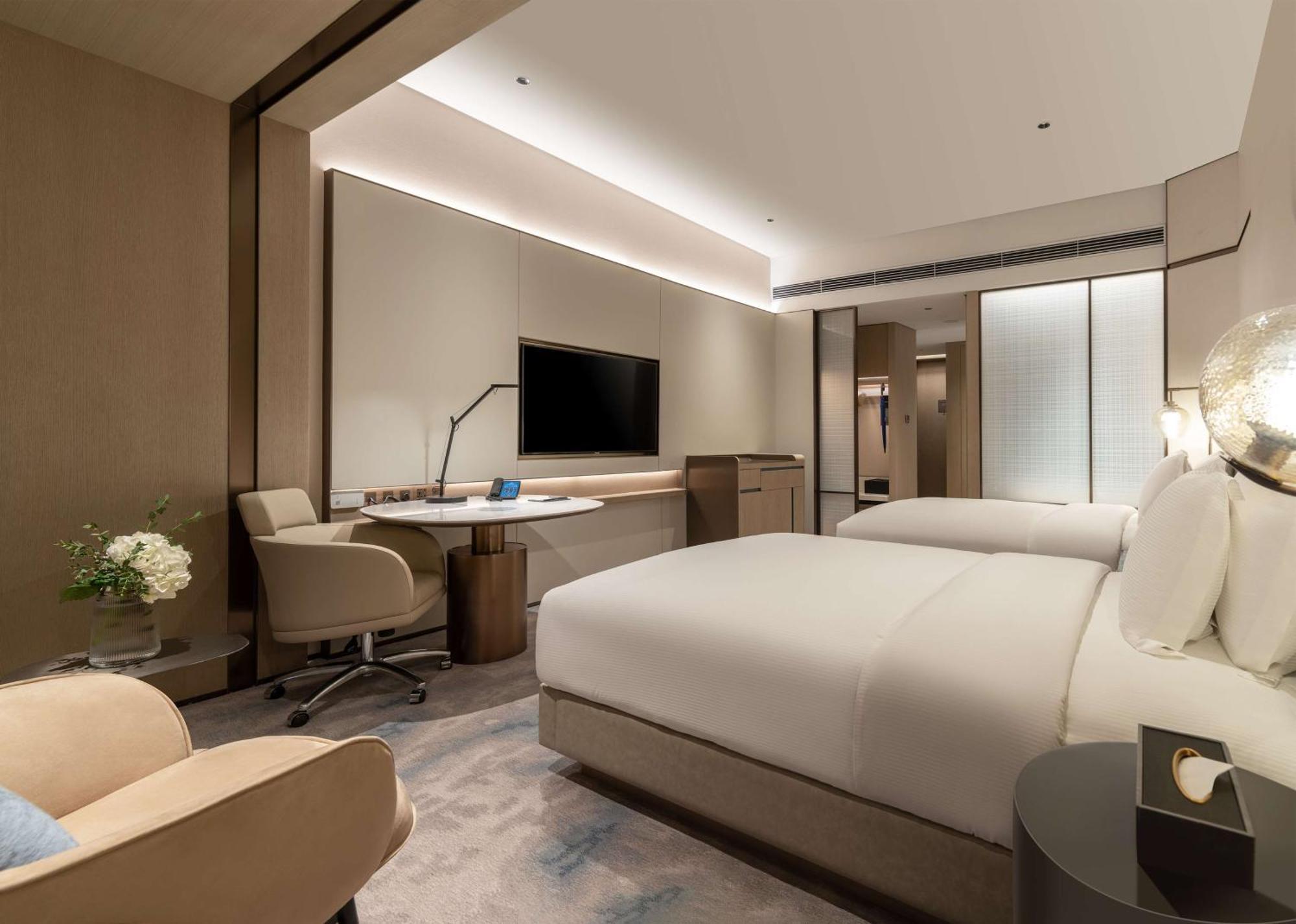 Hilton Shenzhen World Exhibition & Convention Center - Only 5 Minutes' Walk To Wecc Hotel Exterior photo