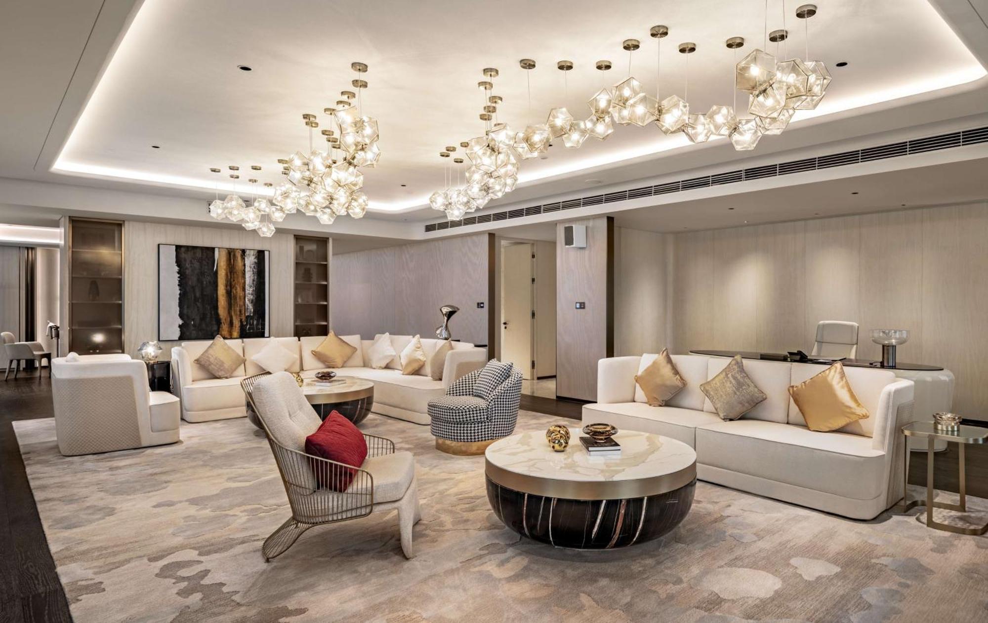 Hilton Shenzhen World Exhibition & Convention Center - Only 5 Minutes' Walk To Wecc Hotel Exterior photo