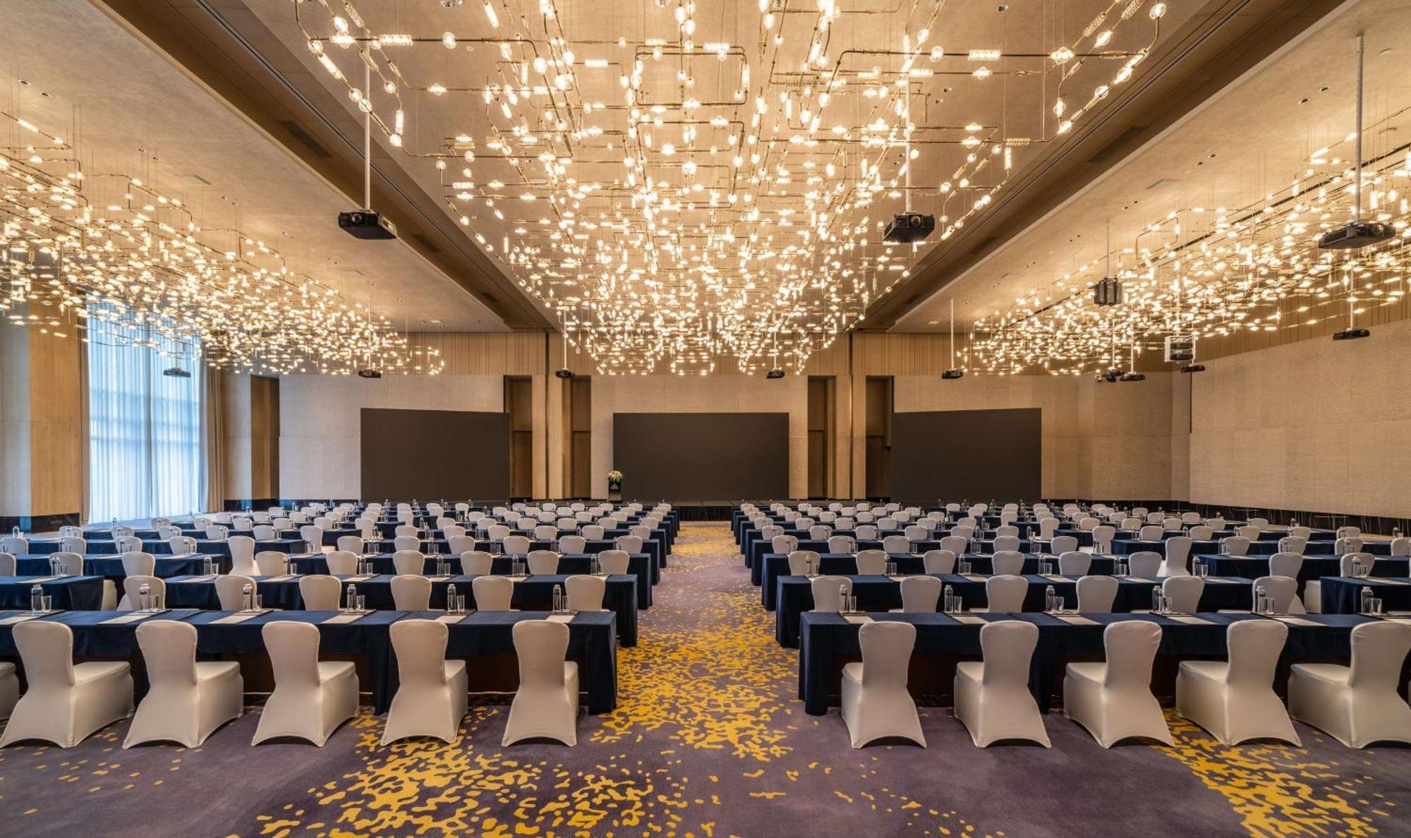 Hilton Shenzhen World Exhibition & Convention Center - Only 5 Minutes' Walk To Wecc Hotel Exterior photo