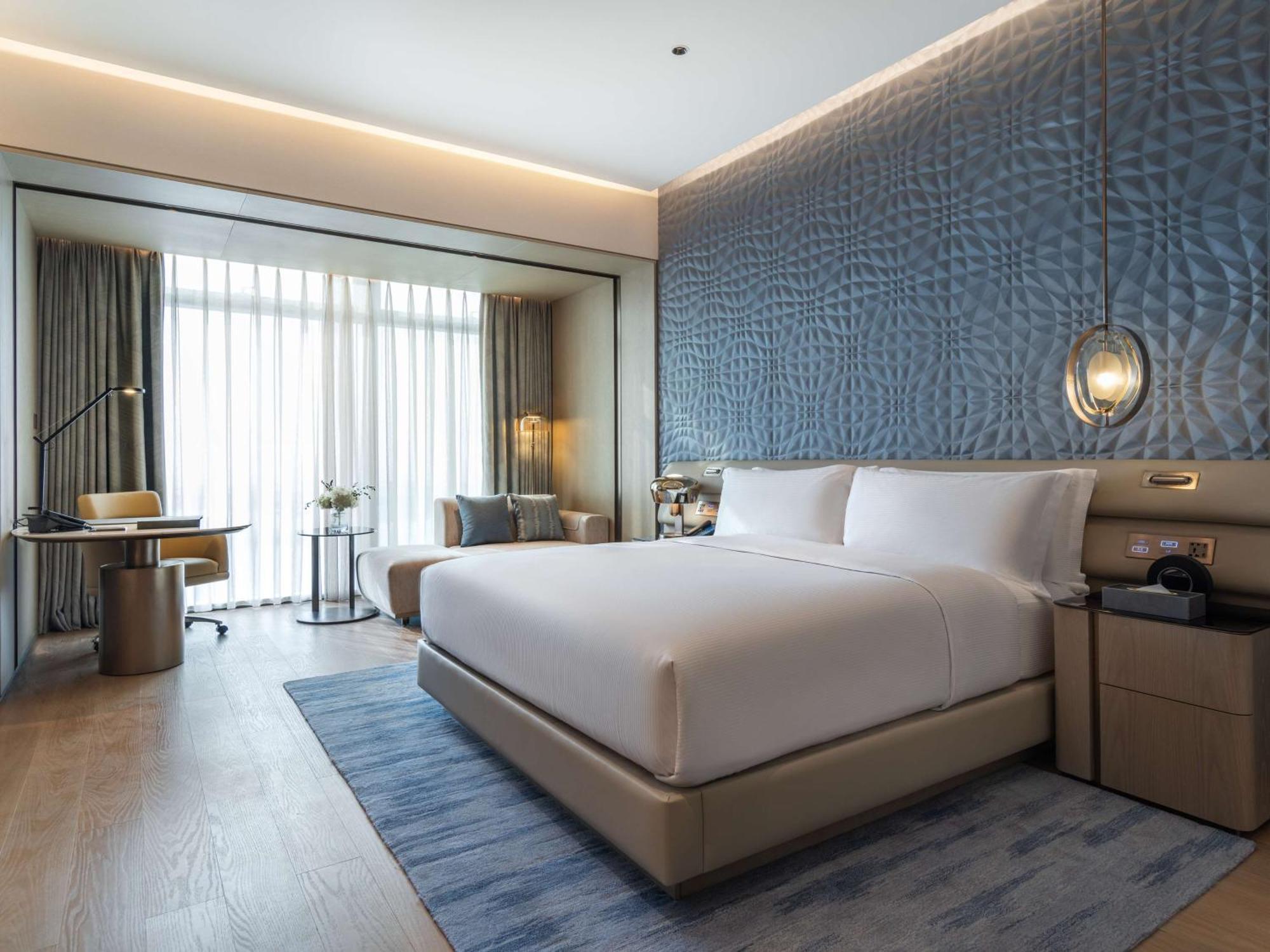 Hilton Shenzhen World Exhibition & Convention Center - Only 5 Minutes' Walk To Wecc Hotel Exterior photo