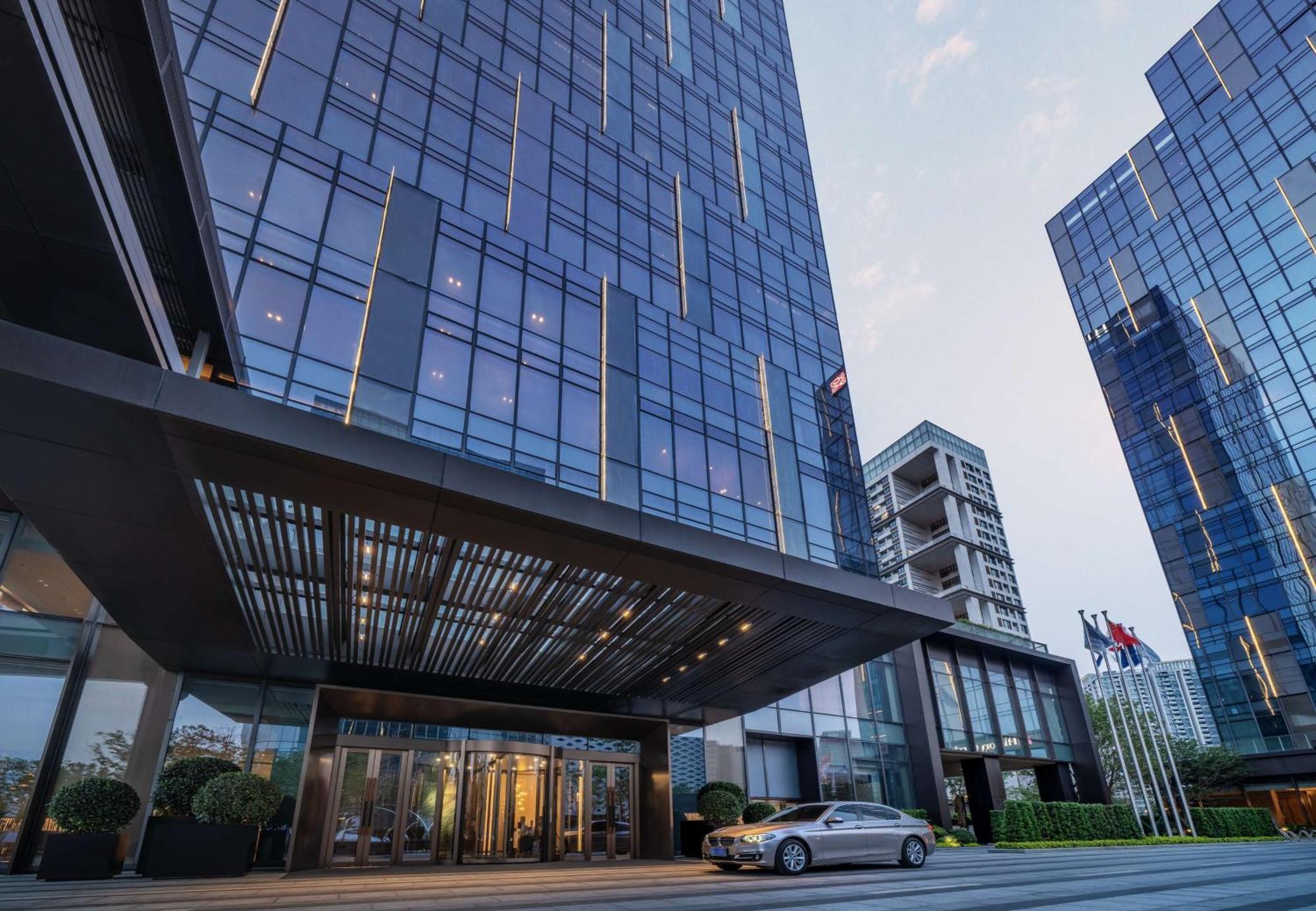 Hilton Shenzhen World Exhibition & Convention Center - Only 5 Minutes' Walk To Wecc Hotel Exterior photo